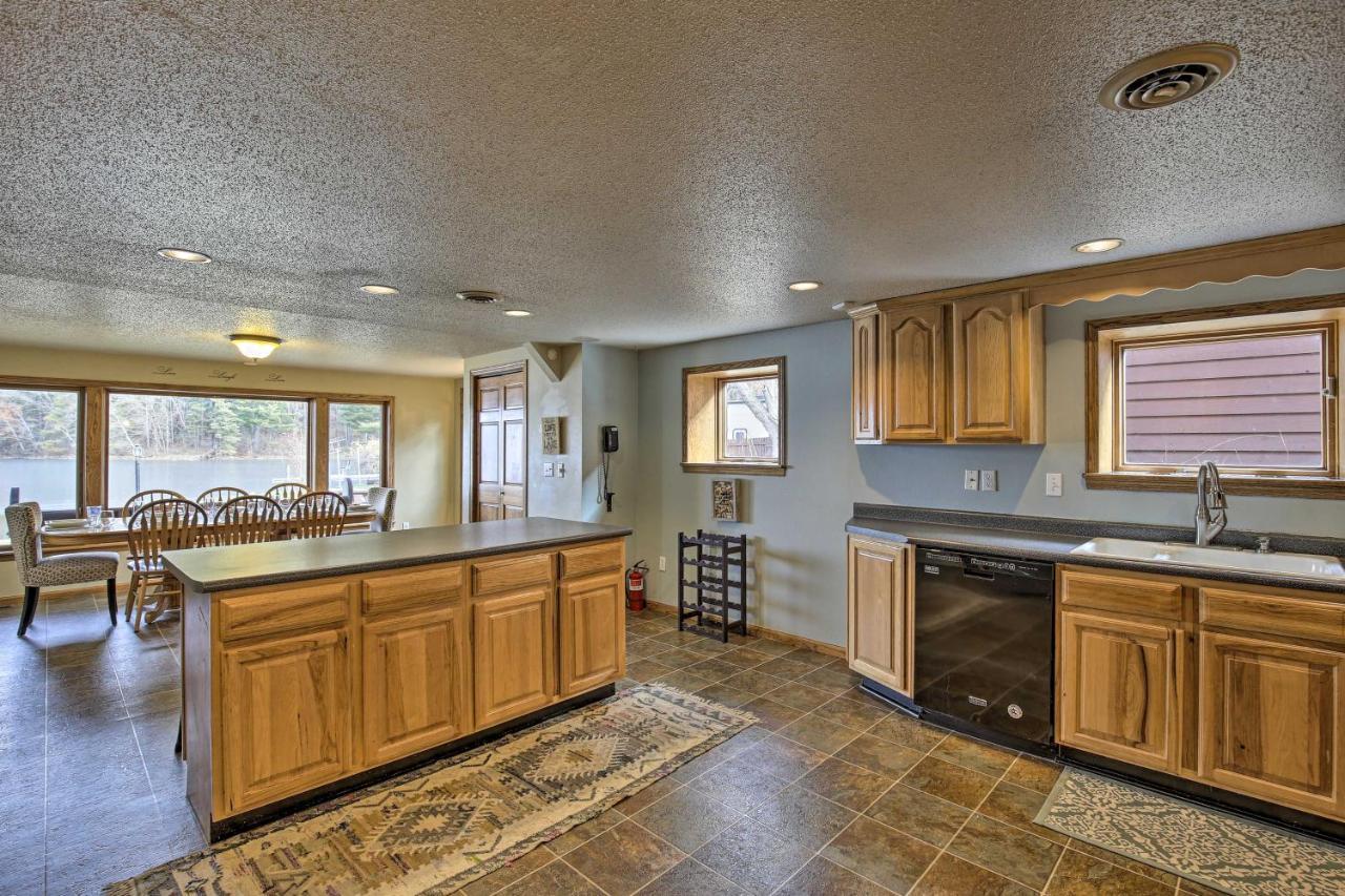Lakefront Eau Galle Home With Hot Tub And Fire Pit Durand Exterior photo