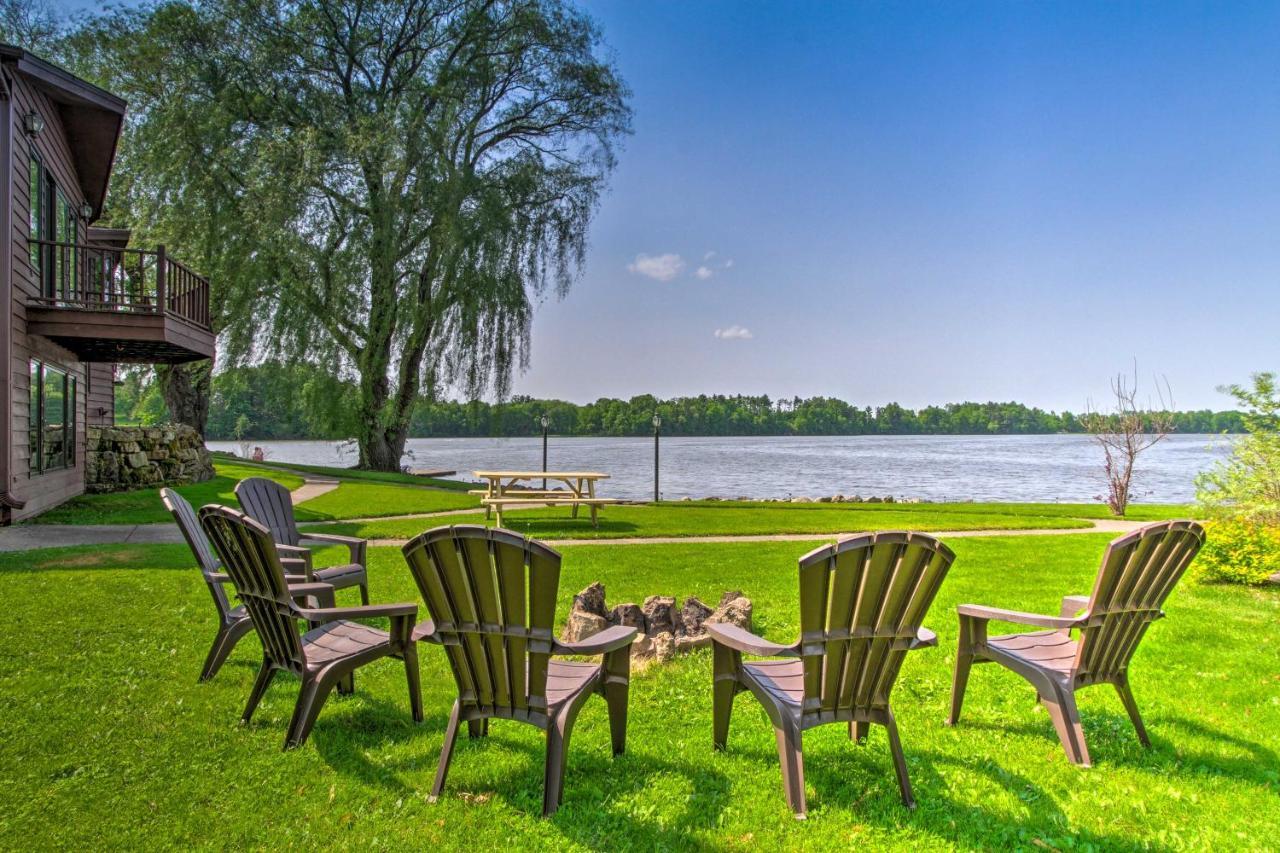 Lakefront Eau Galle Home With Hot Tub And Fire Pit Durand Exterior photo